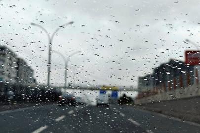 Diyarbakır ve çevresinde kuvvetli sağanak uyarısı: Sel ve ulaşımda aksama riski