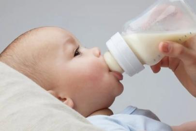 Gece sütüyle uyutma alışkanlığı çocukların diş sağlığını riske atabilir!