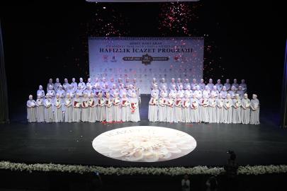 Hafızlıklarını tamamlayan 75 genç kız icazetlerini aldı