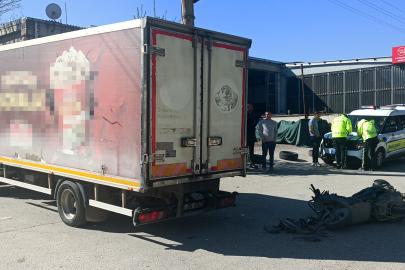 Kamyonetle çarpışan motosiklet sürücüsü yaralandı