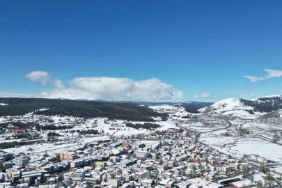 Kars ve Sarıkamış beyaza büründü: Doğu’nun masalsı kış manzarası havadan görüntülendi