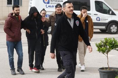 Kazada ölen kızının cenazesini, gözyaşları arasında aldı