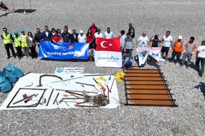 Konyaaltı Sahili’nde deniz dibi ve kıyı temizliği