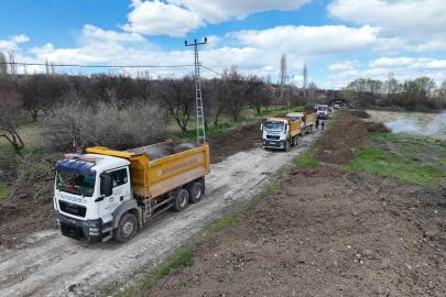 Malatya Büyükşehir Belediyesi Akçadağ’da grup yolunu yeniliyor