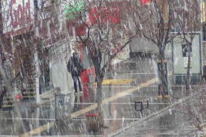Meteoroloji uyardı: Kars’ta kar yağışı başladı