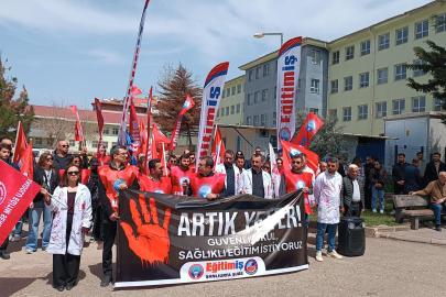 Şanlıurfa'da öğretmenlerden okulda şiddet protestosu
