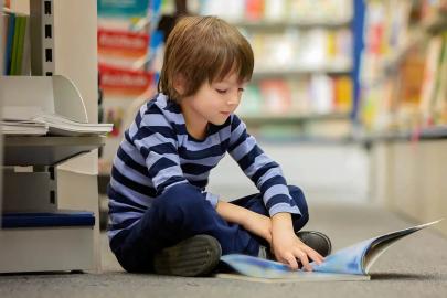 Tablet nesli, kitap okuyan anne-baba görmeli!