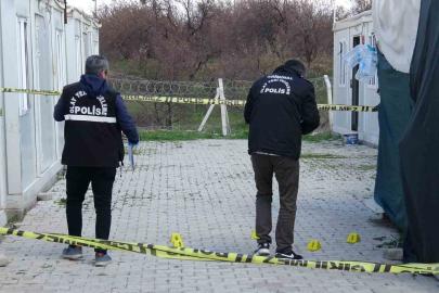 Tartıştığı dini nikahlı eşi ile bacanağına kurşun yağdırdı