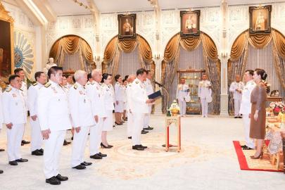 Tayland'da Charnvirakul hükümeti göreve başladı