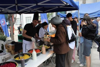 Üniversitede Geleneksel Pilav Günü