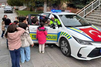 Üzümlü’de anaokulu öğrencilerinden emniyete ziyaret