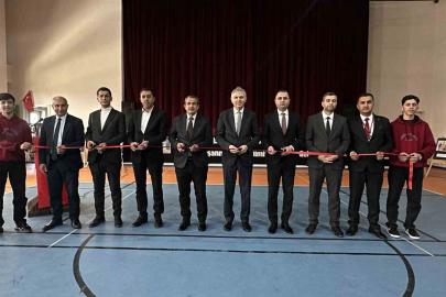 "Vakti Kuşanmak" il sergisi Yüksekova’da düzenlendi