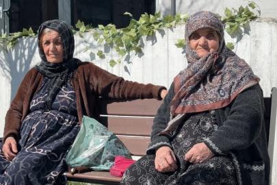 Yüksekova’da güneş yüzünü gösterdi: Vatandaşlar parklara akın etti