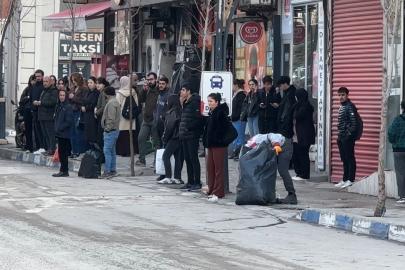 Yüksekova’da ulaşım krizi: Şehir içi servisler kontak kapattı