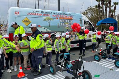 Bodrum'da trafik haftasında öğrencilere uygulamalı trafik kuralları anlatıldı