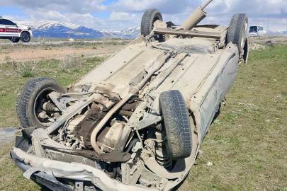 Çaldıran’da otomobil takla attı: 2 yaralı
