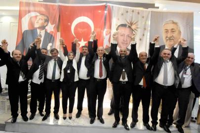 Erzurum ESOB’ta 7’nci kez güven tazeleyen Başkan Fırat: "Seçimler gönüllere girmekle kazanılıyor"