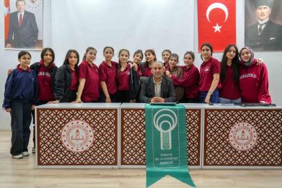 Lise öğrencileriyle "Fotoğraflarla şehrin dilini anlamak" üzerine söyleyişi