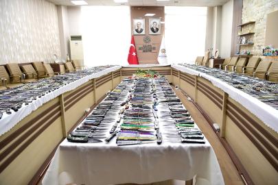 Malatya otogarında çok sayıda yasaklı malzeme ele geçirildi