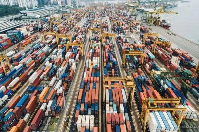 Nisan’da ihracat 25,4 milyar dolara yükseldi