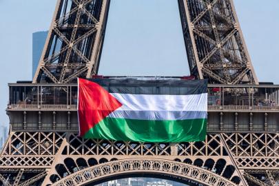 Paris’te Eyfel Kulesi’nde Filistin bayrağı açan 6 kişi gözaltına alındı