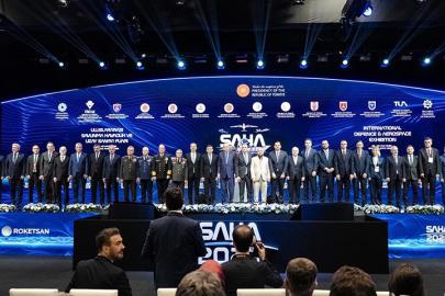 Rektör Çakmak, SAHA 2026’da savunma sanayii temsilcileriyle bir araya geldi