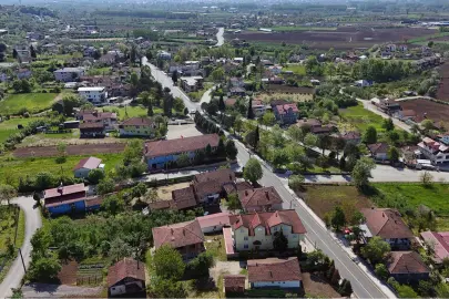 Sakarya Akyazı’nın 3 mahallesi sıcak asfaltta buluştu