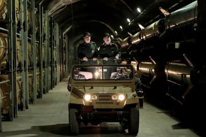 "Sivrisinek Filosu'nun" yeni üyesi. İran'ın yeni hızlı saldırı botu tanıtıldı