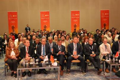 "Uluslararası Peri-implantitis 2026" sempozyumu gerçekleştirildi