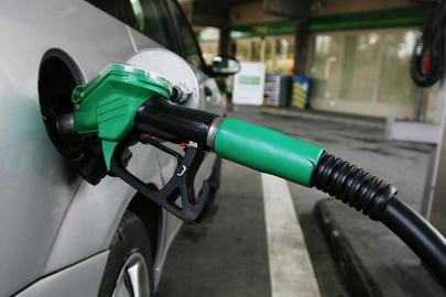 Benzine 2,10 lira indirim bekleniyor