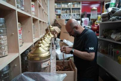 Yaz sıcaklarında serinleten bitki çaylarına ilgi arttı