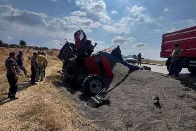 Ayçiçeği yüklü römork devrildi: 2 yaralı