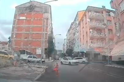 Elazığ’da iki otomobil çarpıştı: Kaza anı kamerada
