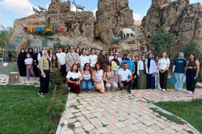 Giresun ve Iğdır’dan gelen gençler Şemdinli’yi gezdi