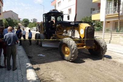İş makinesinin altında kalan işçi hayatını kaybetti