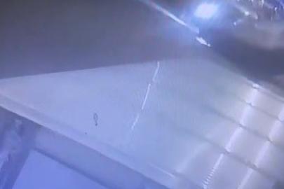 Kars’ta 4 kişinin yaralandığı kaza güvenlik kamerasında