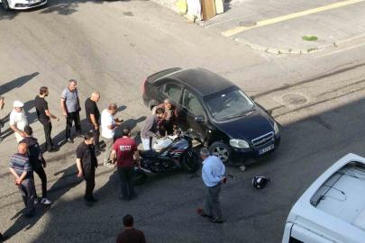 Kars’ta ilginç kaza: Otomobil ile motosiklet çarpıştı, sürücü motosikletini bırakıp kayboldu
