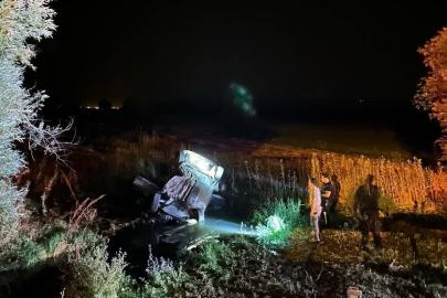Otomobil su kanalına uçtu: 1 ölü, 3 yaralı