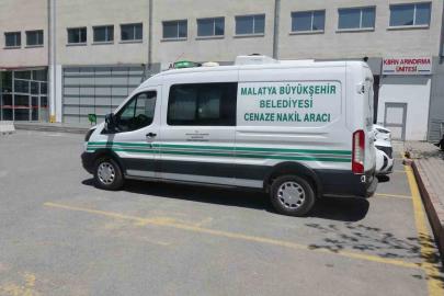 Traktör şarampole devrildi: Sürücü hayatını kaybetti