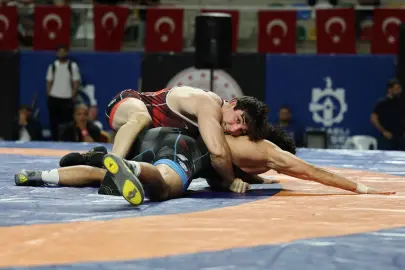Uluslararası Güreş Turnuvası’na Türk sporcular damga vurdu