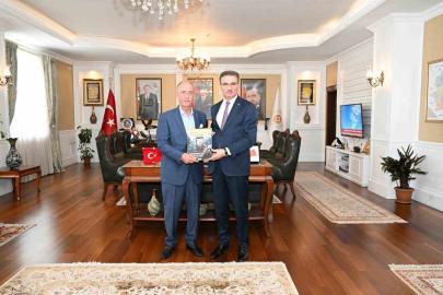 Vali Baruş’tan Erzurumspor ve tünel açıklaması: "Kazım Karabekir stadı hazır, tüneller için gayret gösteriyoruz"