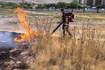 Van’da anız yangını