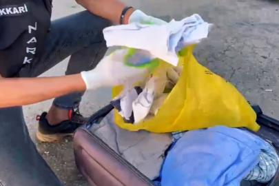 Yüksekova’da zehir tacirlerine darbe: Kıyafetlere emdirilmiş 13 kilo metamfetamin ele geçirildi