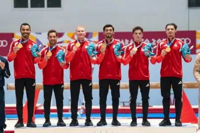 Altın madalyalı sporcudan Başkan Tugay'a ziyaret