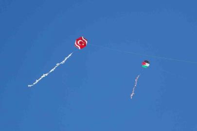 Ardahan’da umut uçurtmaları Gazze için gökyüzünde
