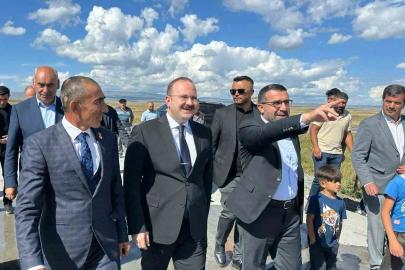 Arpaçay’da köy yolları betonla güçleniyor: Kuyucuk köyüne 650 metrelik beton yol