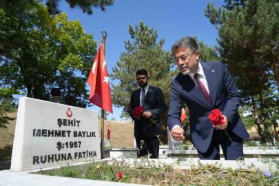Bakan Yumaklı, Erzurum’da Gaziler Günü programına katıldı