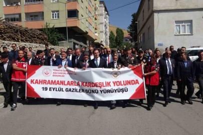 Bitlis’te 19 Eylül Gaziler Günü dolayısıyla yürüyüş yapıldı