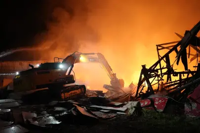 Düzce’de kapı ve mutfak üretim fabrikasında yangın