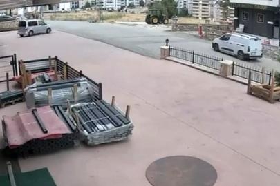 El freni çekilmeyi unutulan araç iş yerine girdi